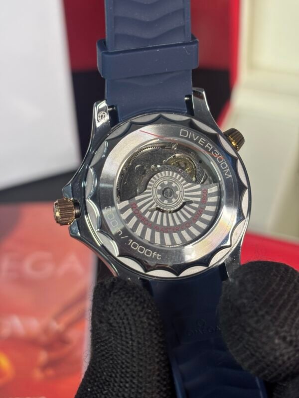 Omega Seamaster Diver 300m Blue-Rosegold - Image 5