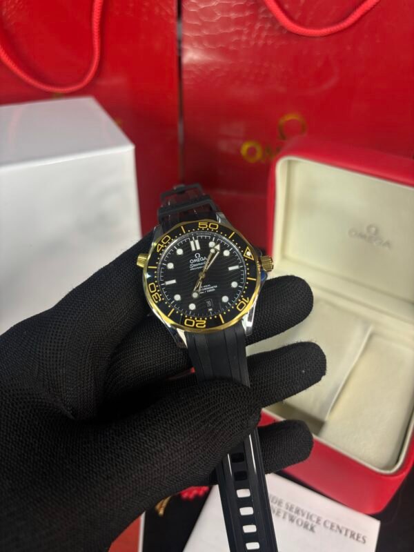 Omega Seamaster Diver 300M Black-Yellow Gold