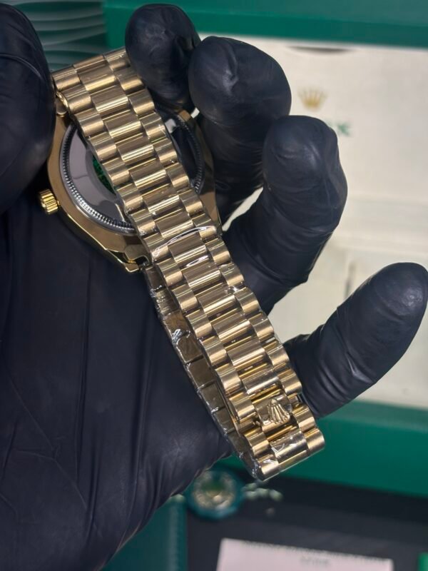 Rolex Oyster Perpetual Day-Date 40 Gold-Green Dial - Image 4