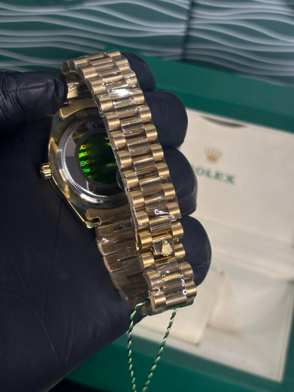 Rolex Oyster Perpetual Day-Date 40 Gold-Green Dot Dial - Image 4