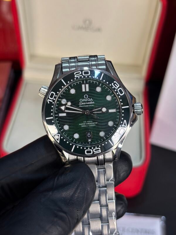 Omega Seamaster Diver 300M – Silver with Green Dial - Image 5