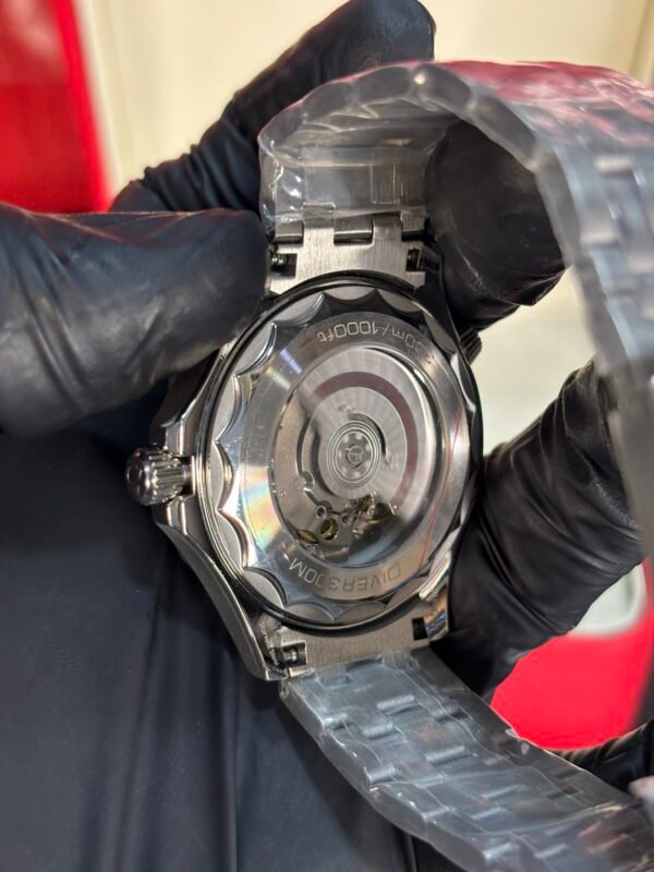 Omega Seamaster Diver 300M – Silver with Green Dial - Image 8