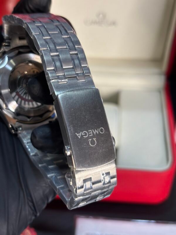 Omega Seamaster Diver 300M – Silver with Green Dial - Image 10
