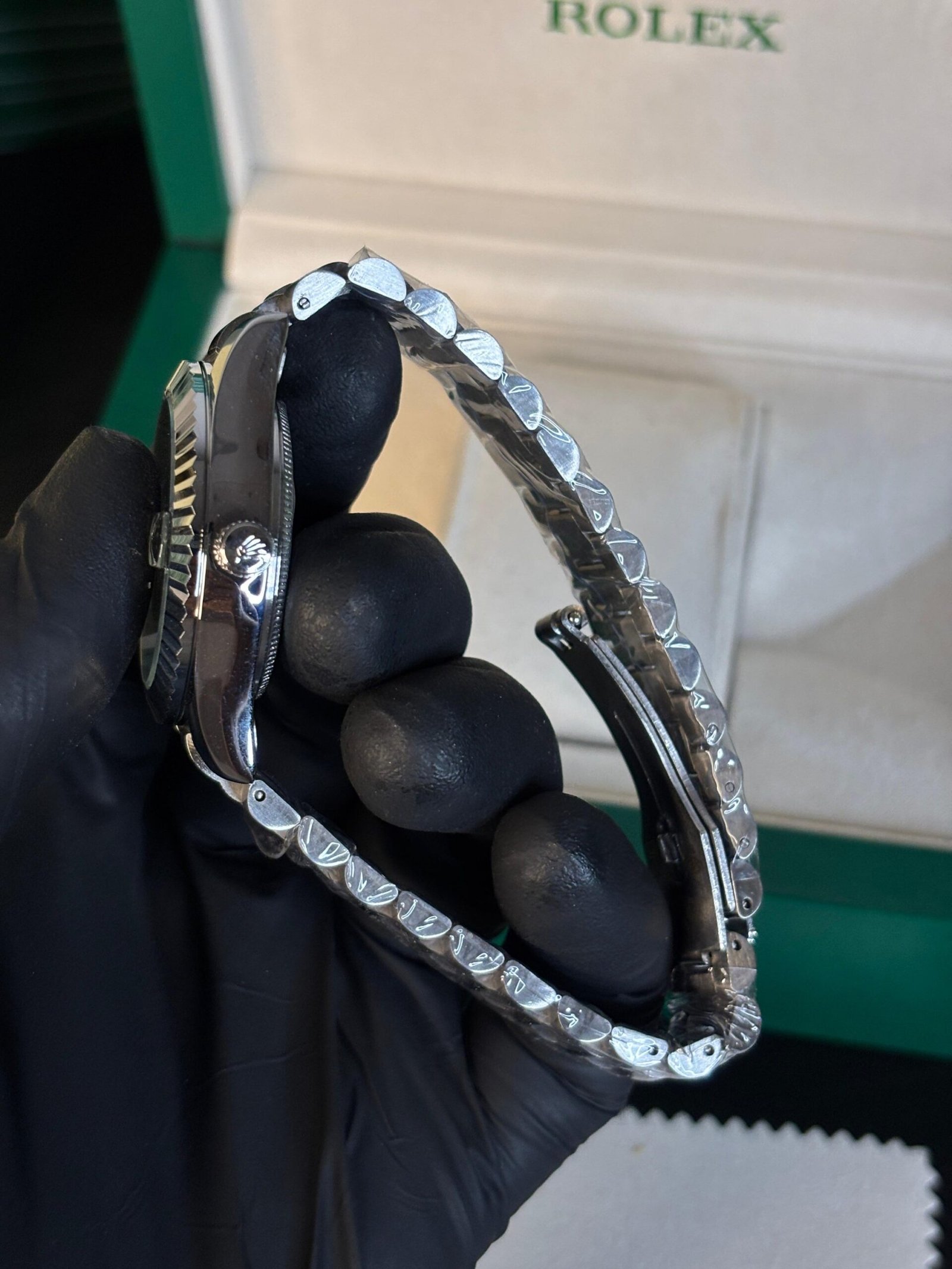 Rolex Oyster Perpetual Day Date Roman Silver-Blue Dial - Image 9