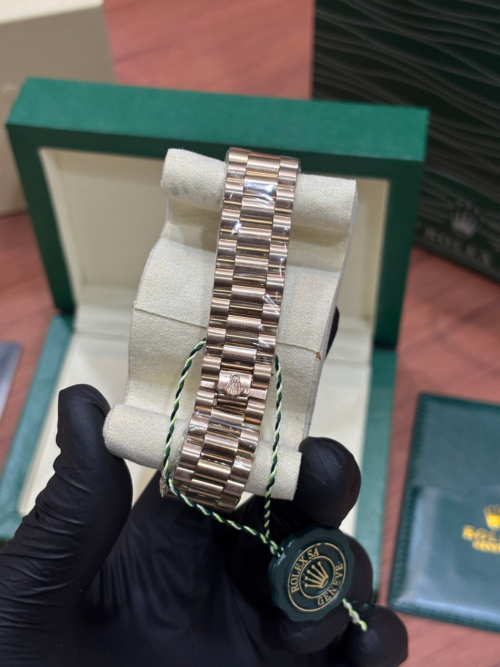 ROLEX OYSTER PERPETUAL DAY DATE - Image 5