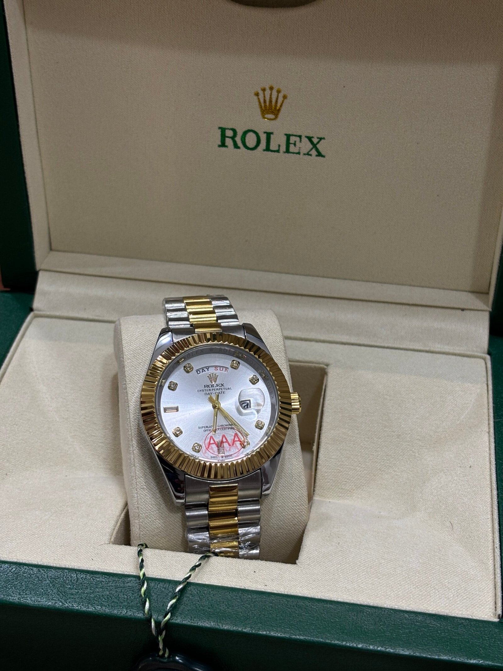 ROLEX OYSTER PERPETUAL DAY DATE - Image 2