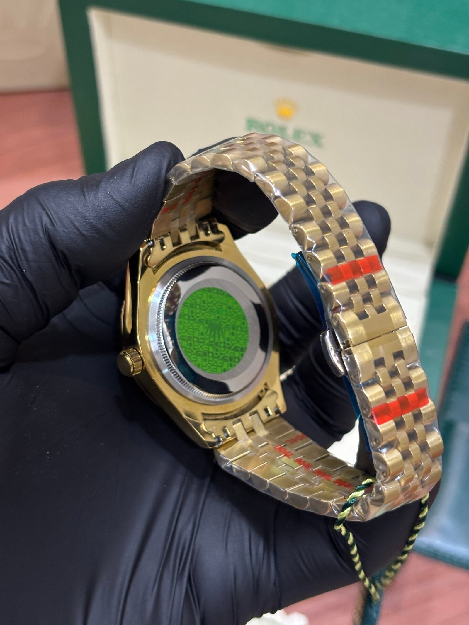 ROLEX OYSTER PERPETUAL DATE JUST GOLDEN GREEN DIAL - Image 3