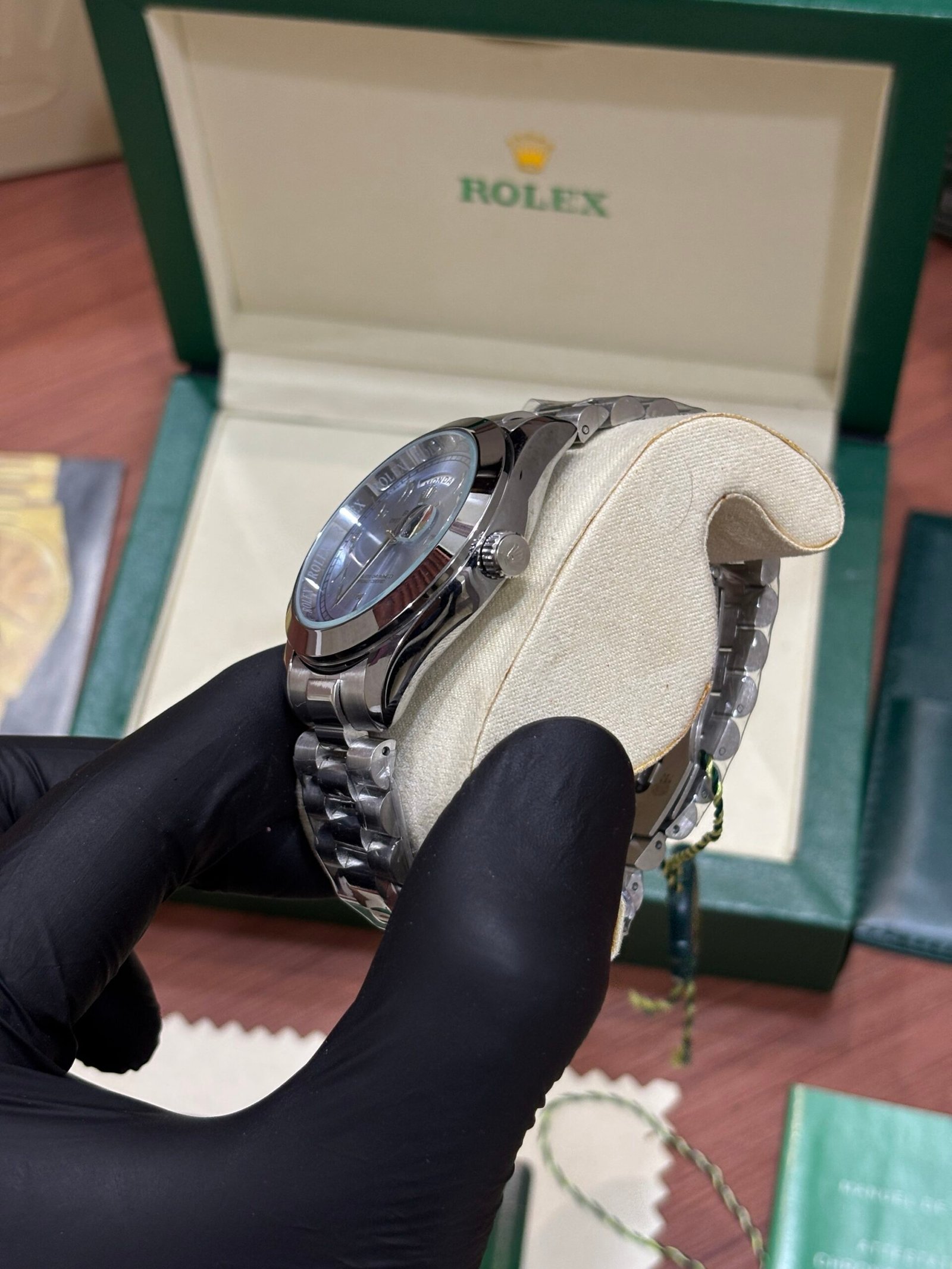 ROLEX OYSTER PERPETUAL DAY DATE SILVER BLUE ARABIC DIAL - Image 5