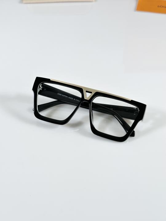 Louis Vuitton 1502 Gold Black Frame - Image 3