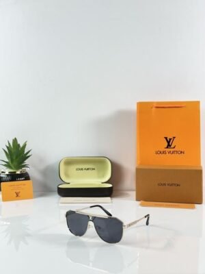 Louis Vuitton 2295 Gold Black