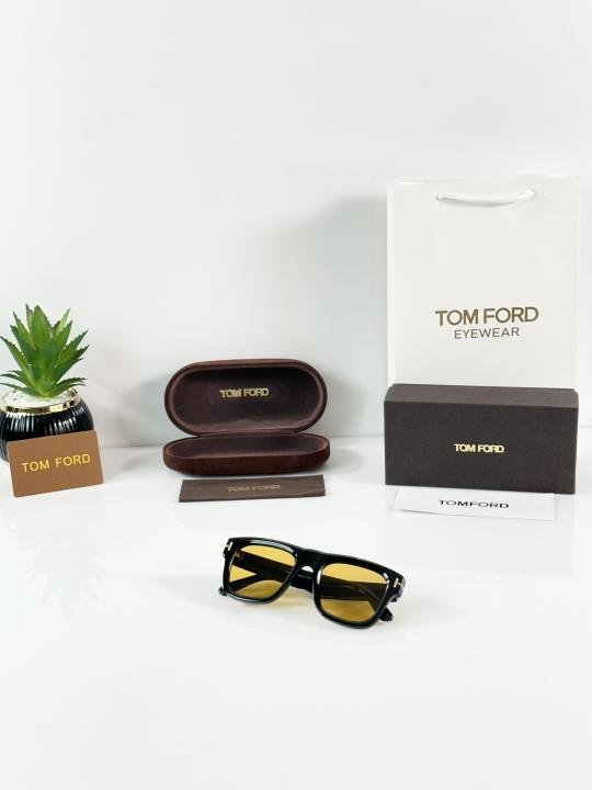 TOMFORD 259 BLACK YELLOW - Image 2