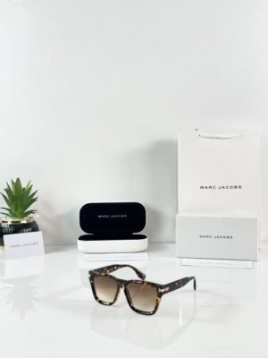 Marc Jacobs 2853 Tiger Brown
