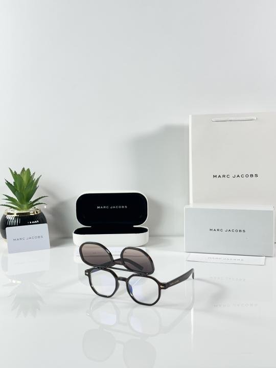 Marc Jacobs 1005 Flip Brown White