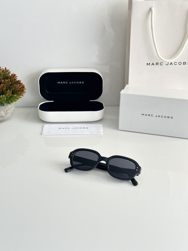 Marc Jacobs 3674 Black - Image 3