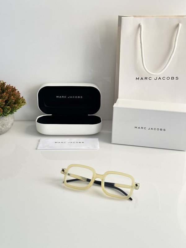 Marc Jacobs 8708 Cream Frame - Image 3