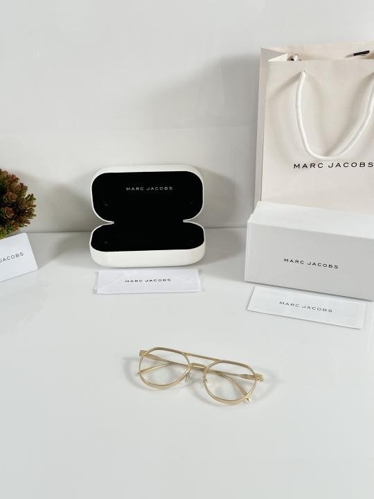 Marc Jacobs 9025 Gold Frame - Image 3
