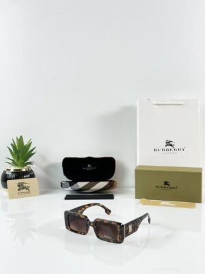 Burberry_WMNS_11089_Tiger_Brown