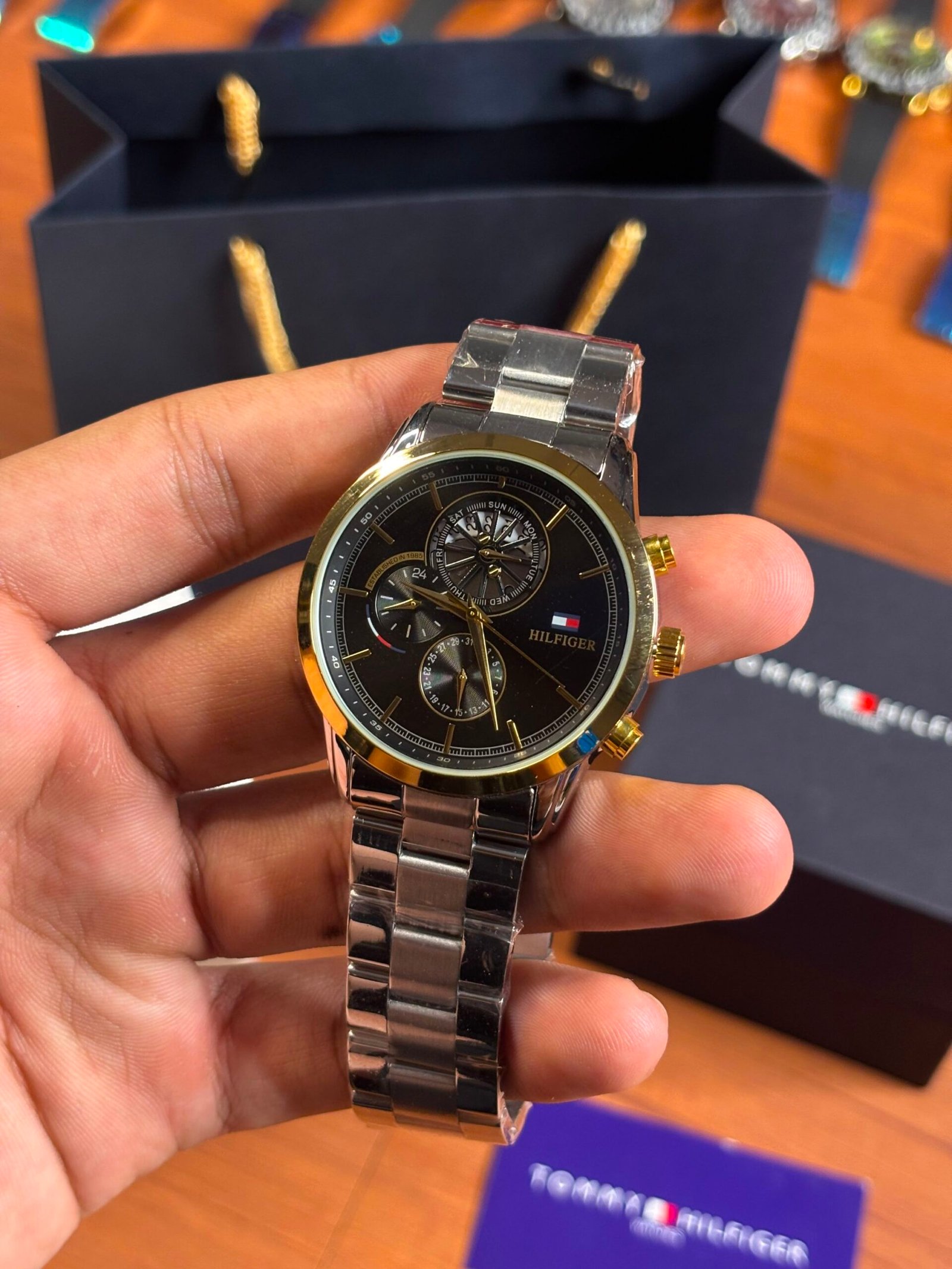 Tommy Hilfiger Quartz Multifunction golden black - Image 2
