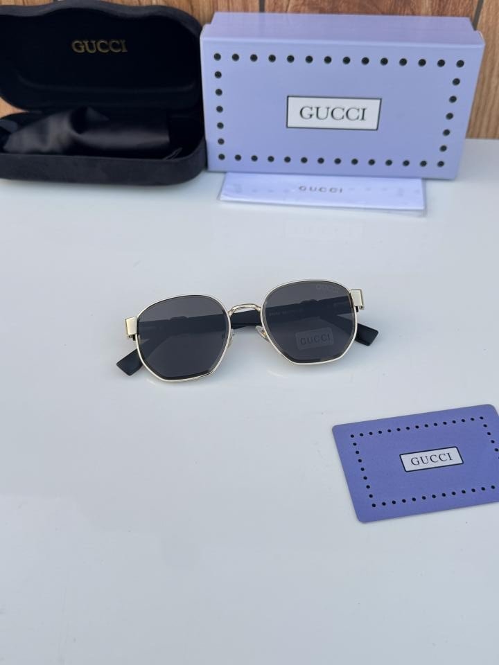 Gucci 24042 gold black - Image 3