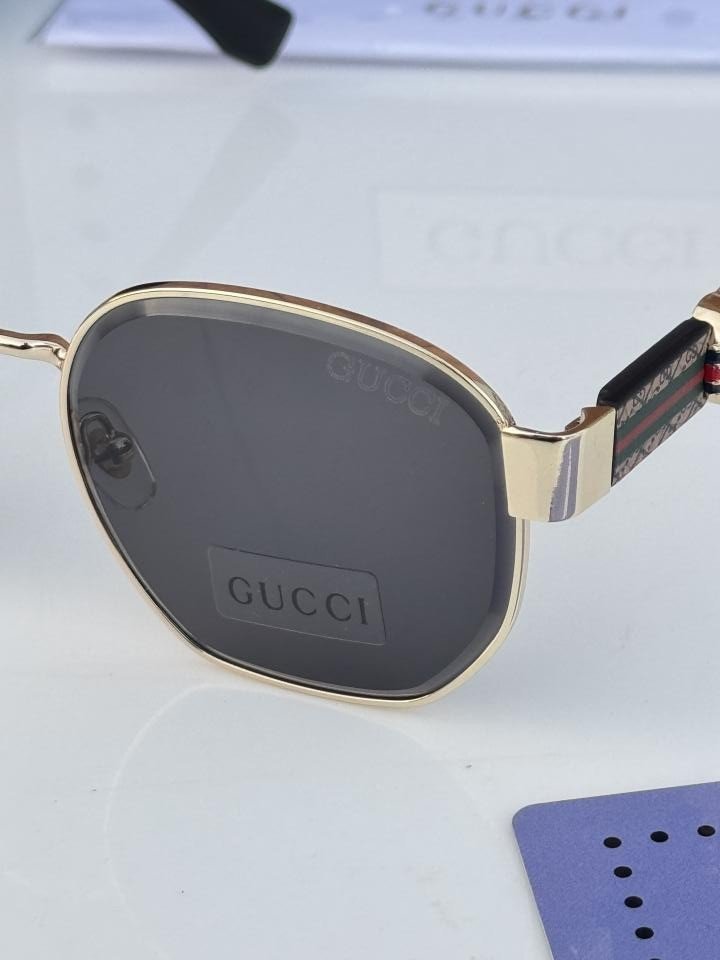 Gucci 24042 gold black - Image 4