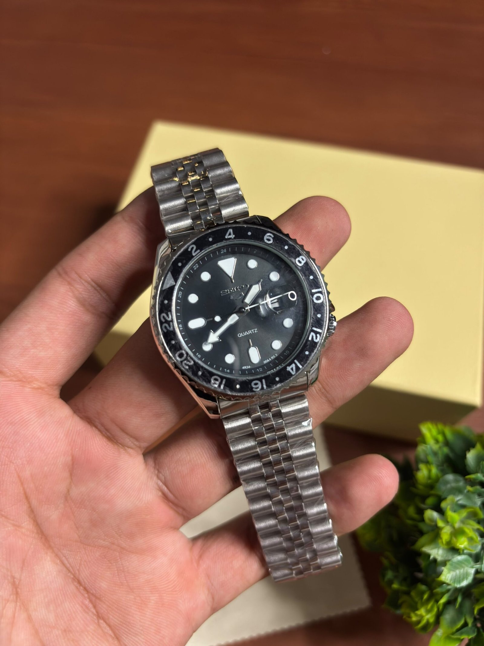 SEIKO GMT SILVER BLACK - Image 2