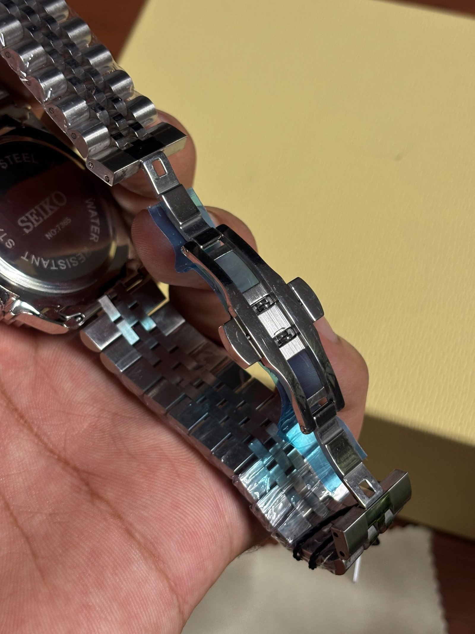 SEIKO GMT SILVER GREEN DIAL - Image 4