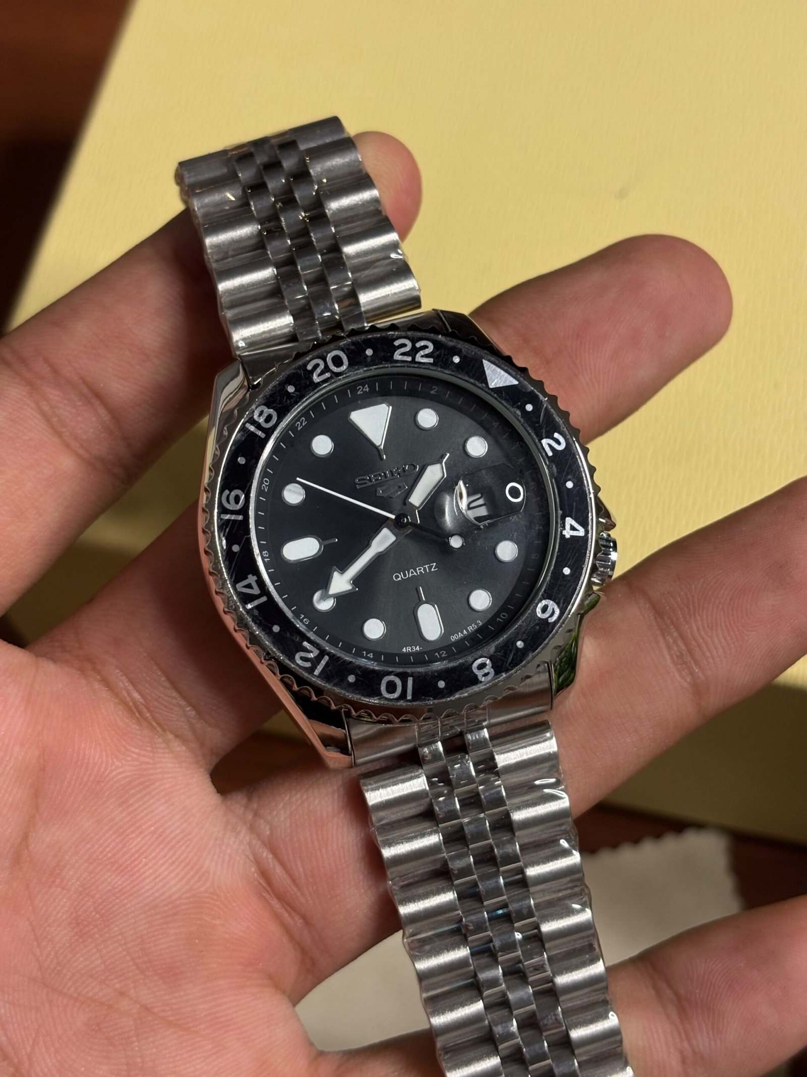 SEIKO GMT SILVER BLACK