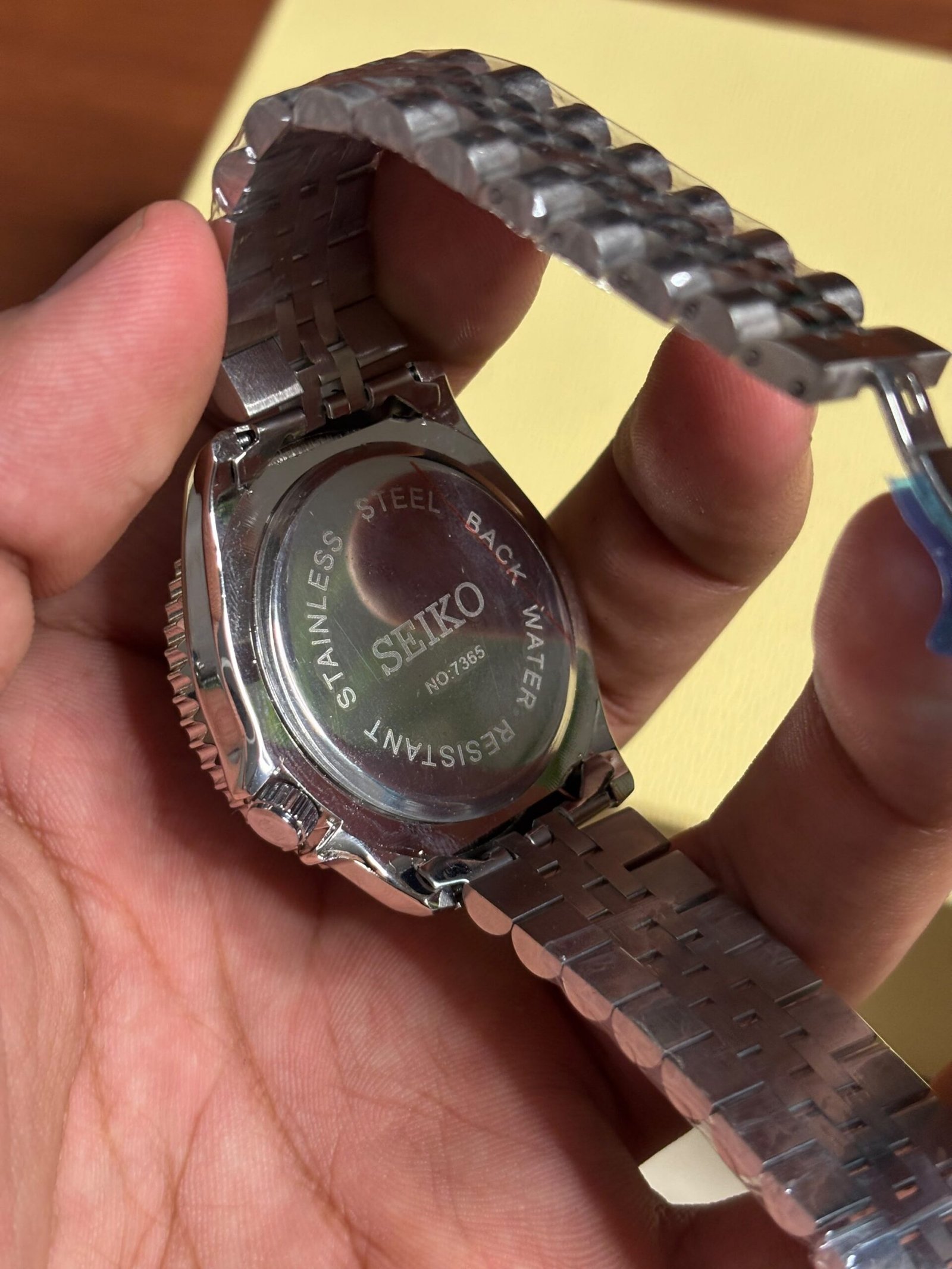 SEIKO GMT SILVER GREEN DIAL - Image 3