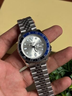 SEIKO GMT SILVER WHITE DIAL BLUE BEZEL