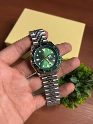 SEIKO GMT MASTER SILVER GREEN DIAL