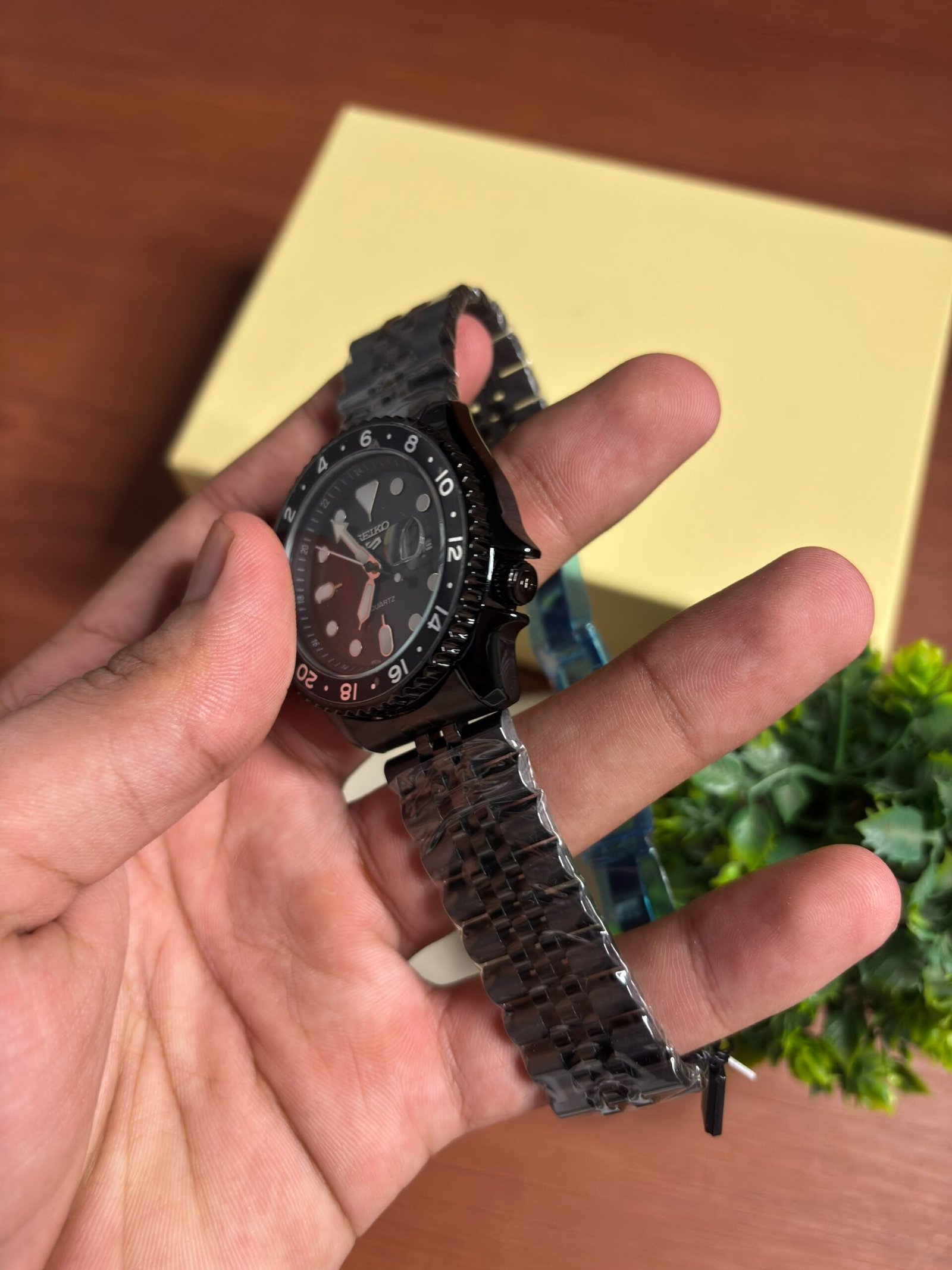 SEIKO GMT MASTER FULL BLACK - Image 2