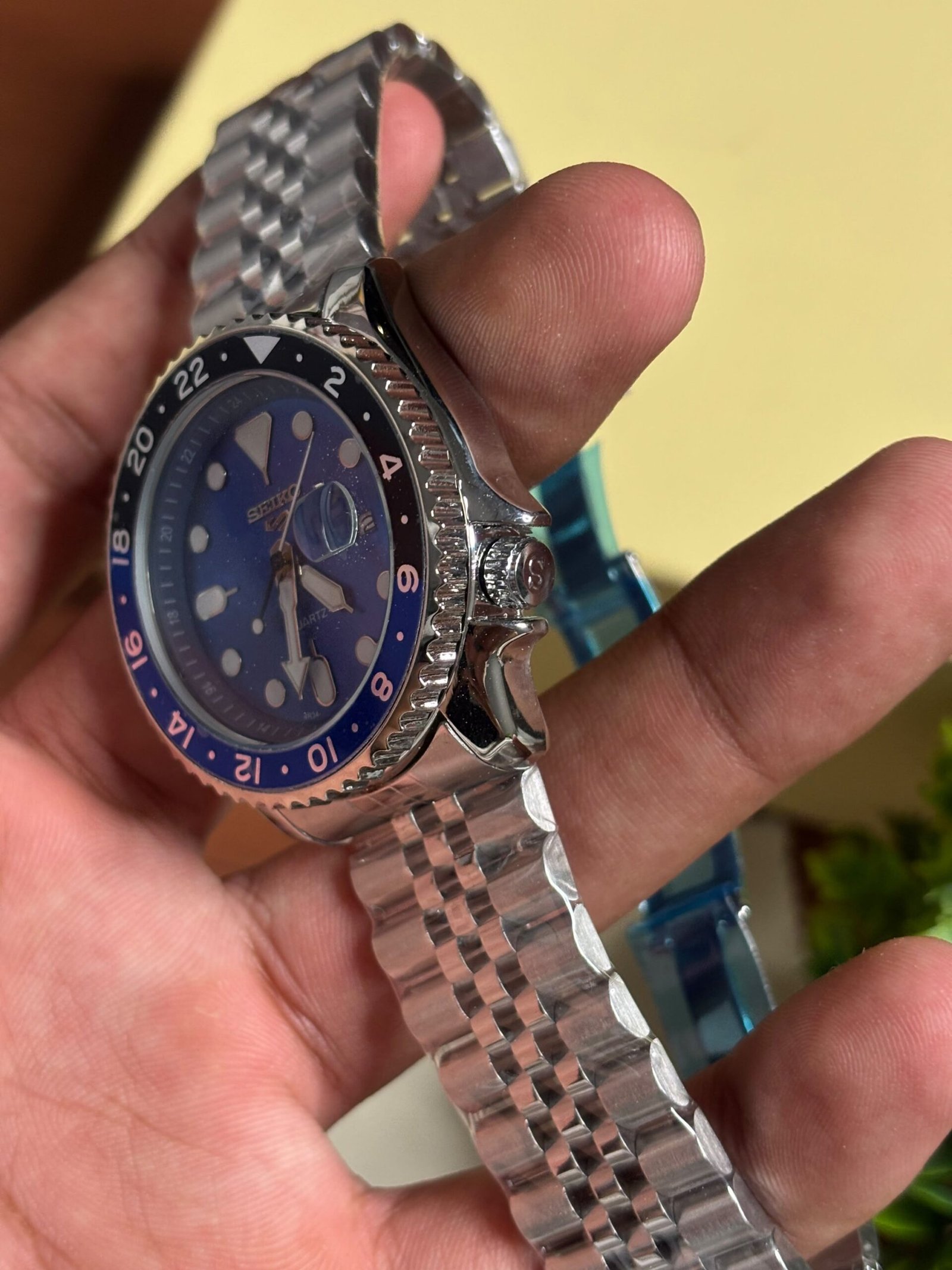 SEIKO GMT MASTER SILVER BLUE DIAL - Image 2