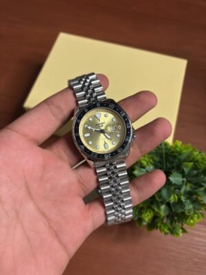 SEIKO GMT MASTER SILVER YELLOW DIAL