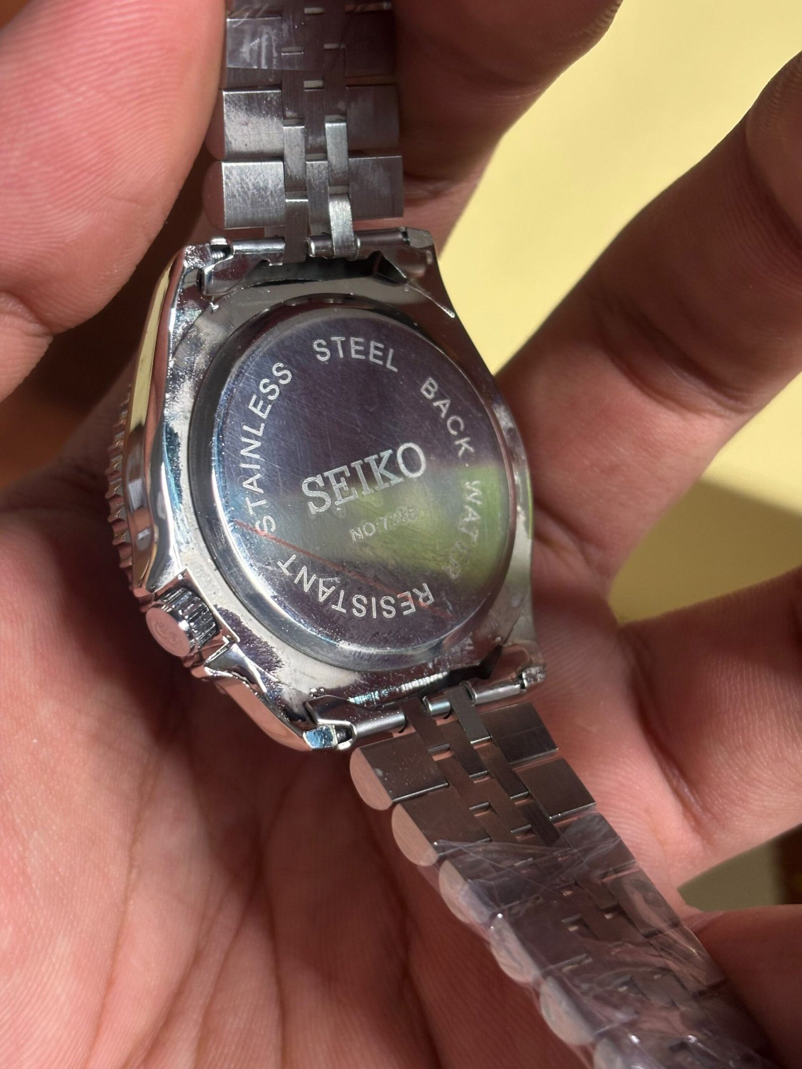 SEIKO GMT MASTER SILVER YELLOW DIAL - Image 5