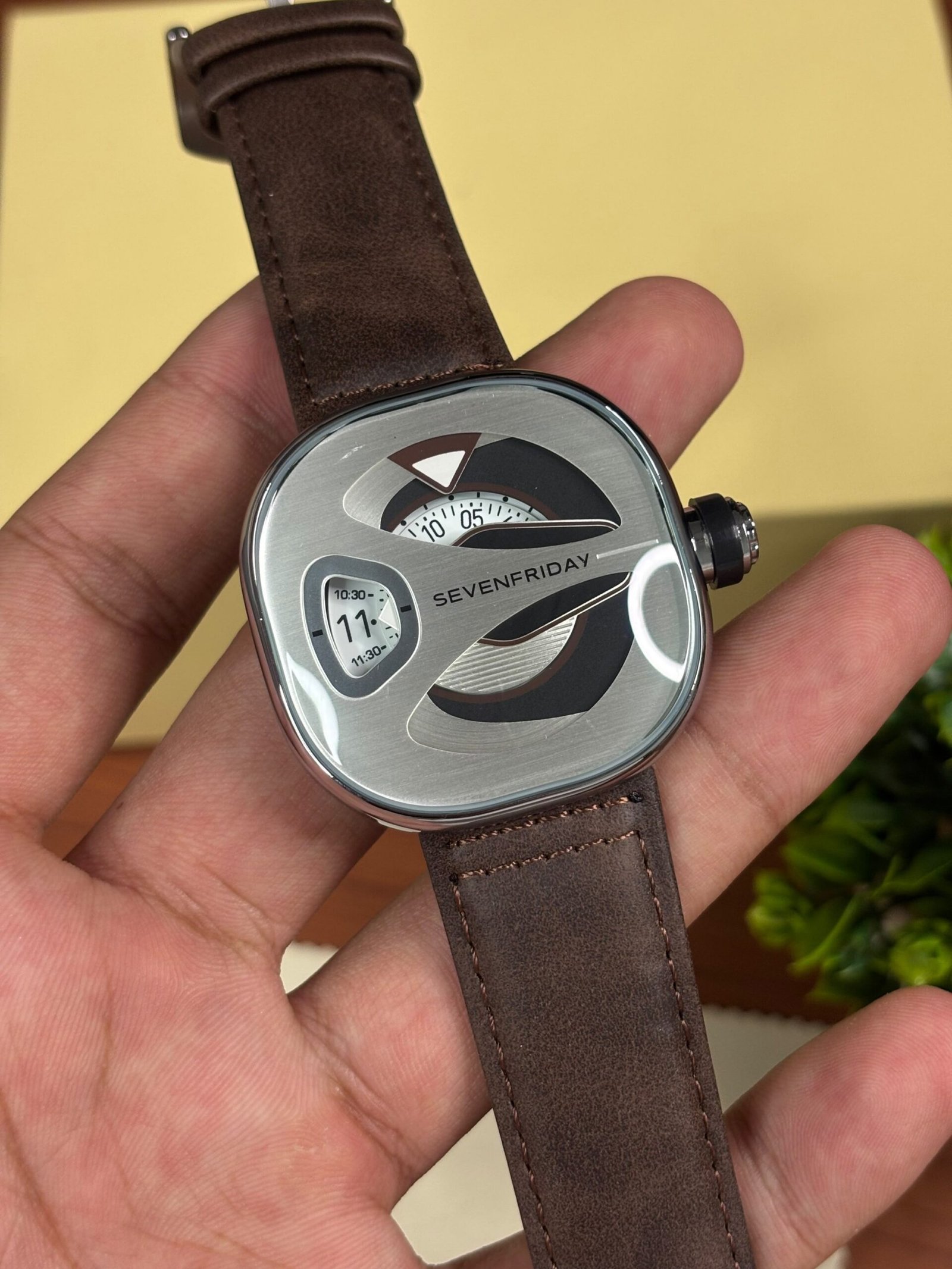 SEVEN FRIDAY BROWN SILVER - Image 2