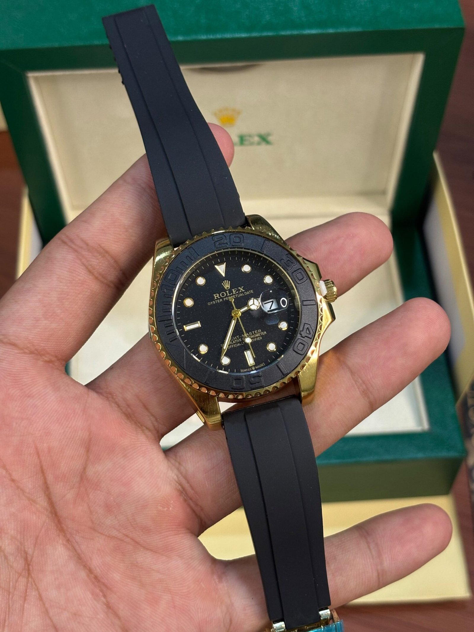 Rolee_x Yacht-Master gold black dail
