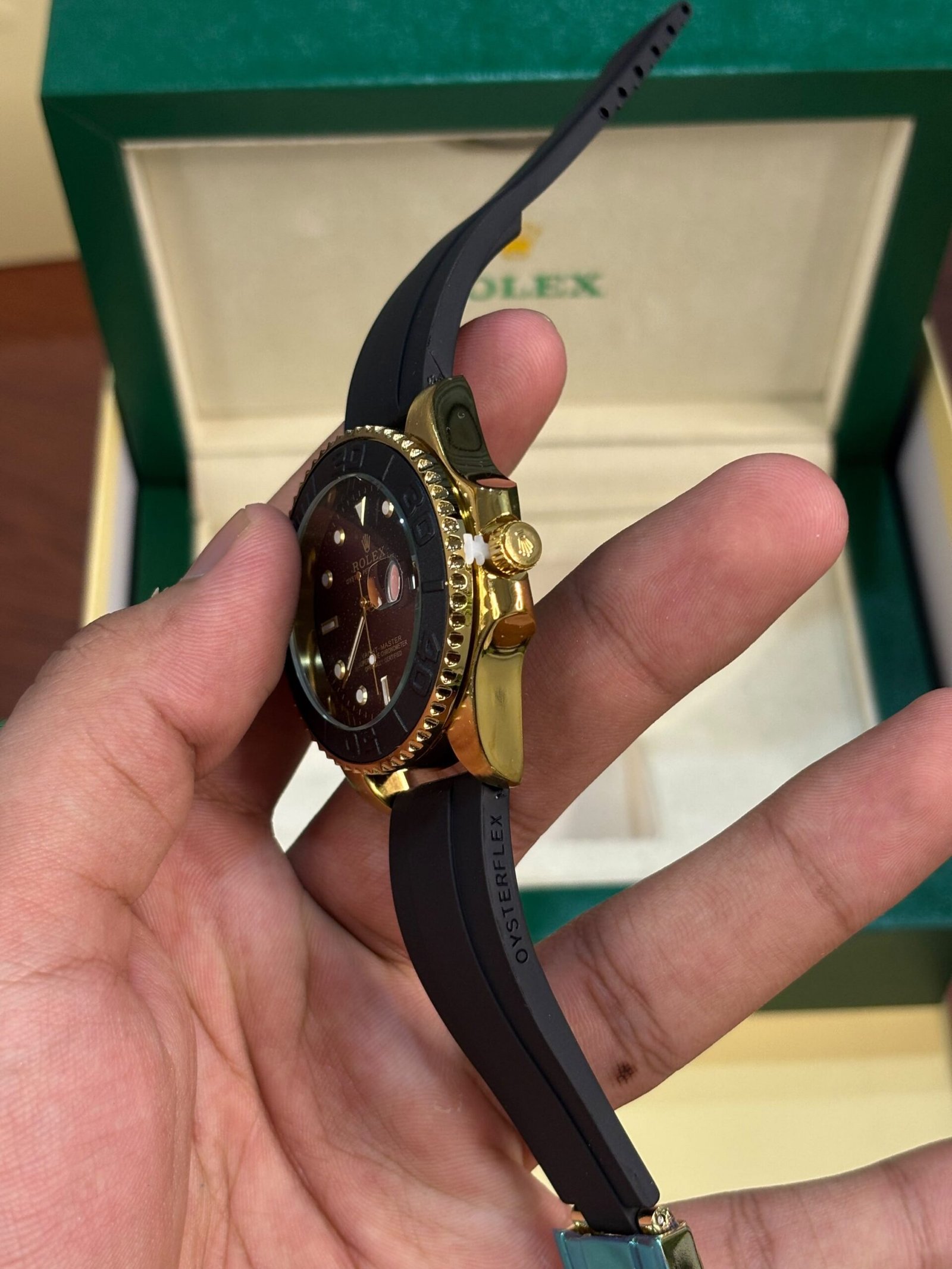 Rolee_x Yacht-Master gold black dail - Image 3
