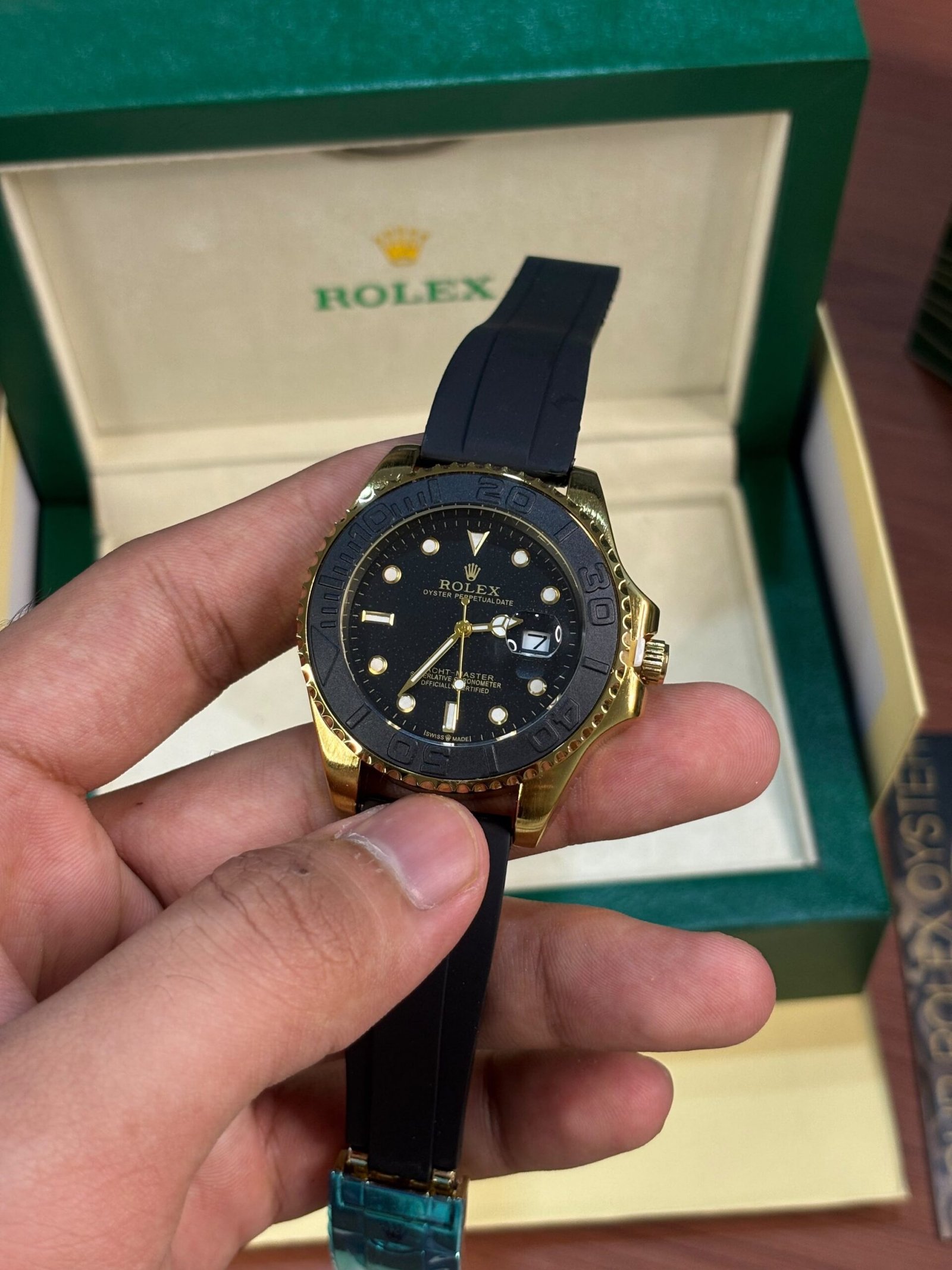 Rolee_x Yacht-Master gold black dail - Image 2