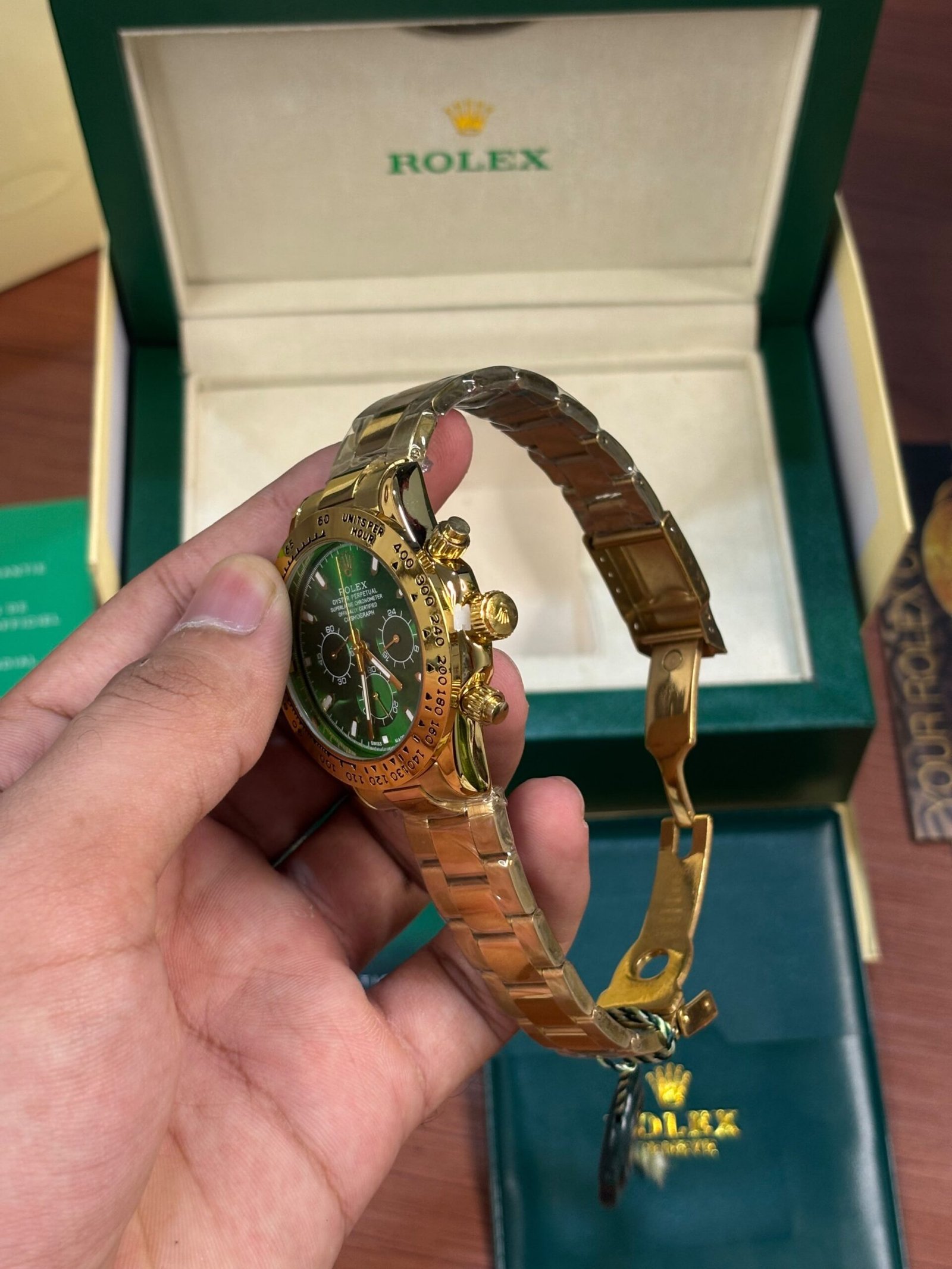 Rolex Daytona Oyster Perpetual Gold Full Green Dial - Image 5