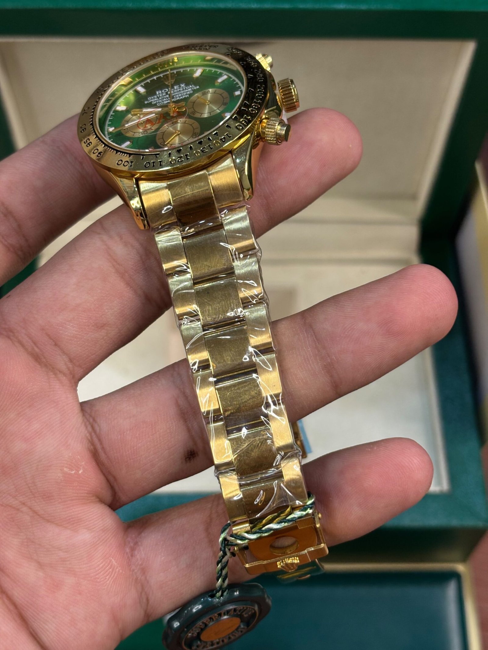 Rolex Daytona Oyster Perpetual Gold Full Green Dial - Image 9