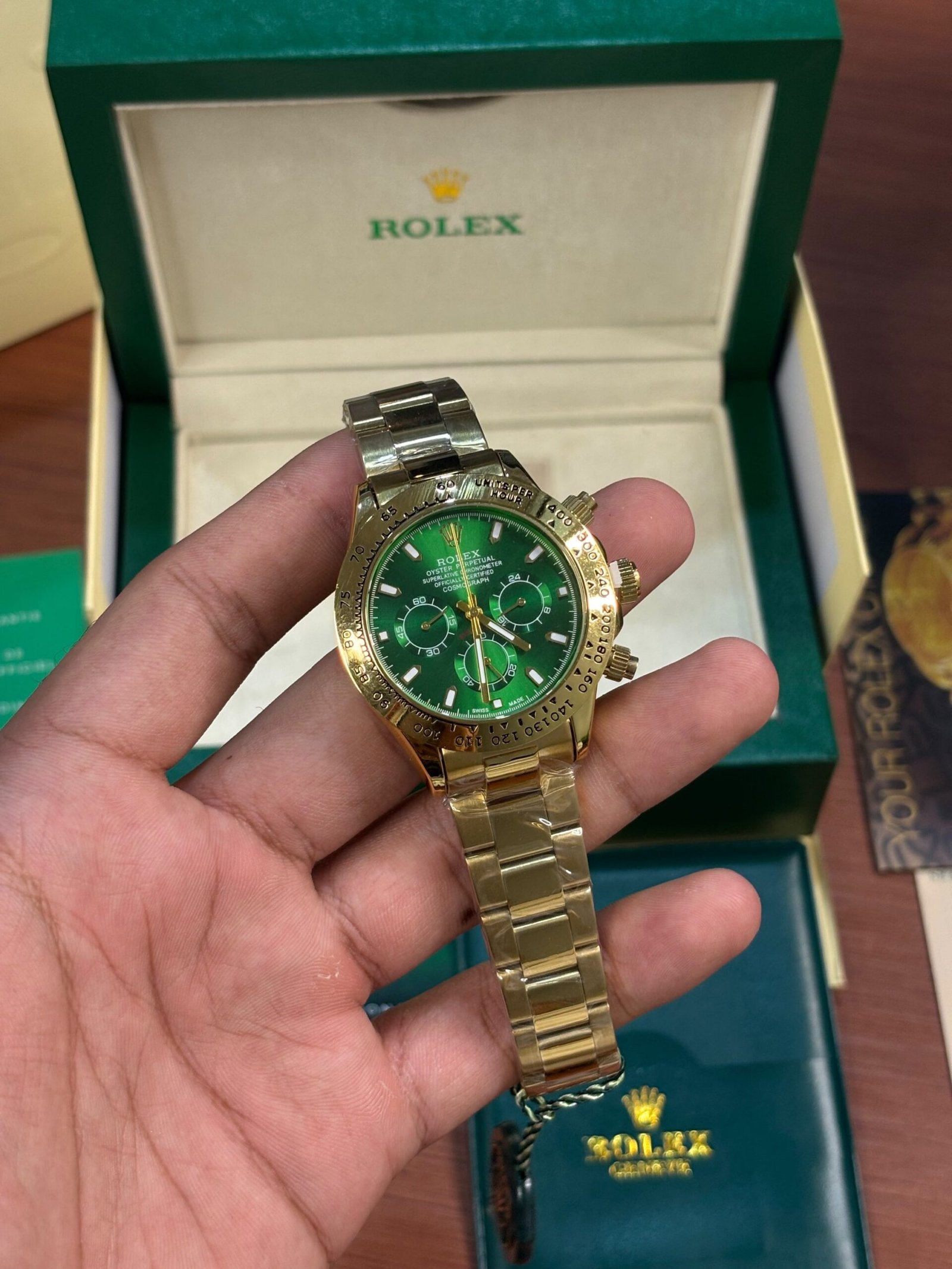 Rolex Daytona Oyster Perpetual Gold Full Green Dial - Image 2